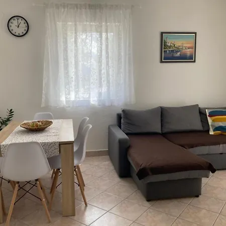 Poldan Rab Apartmán *