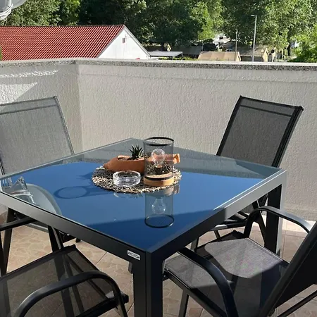 Poldan Rab Apartmán *